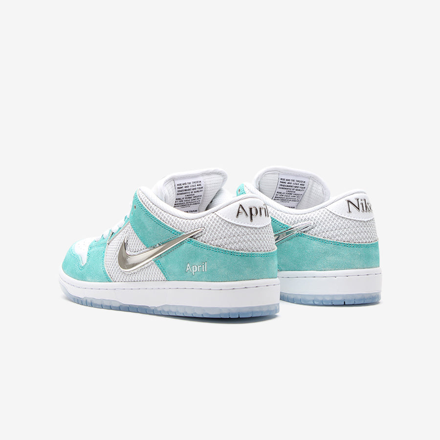 Nike SB Dunk Low April